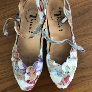 Think! Flower & Fur Sandal Clog